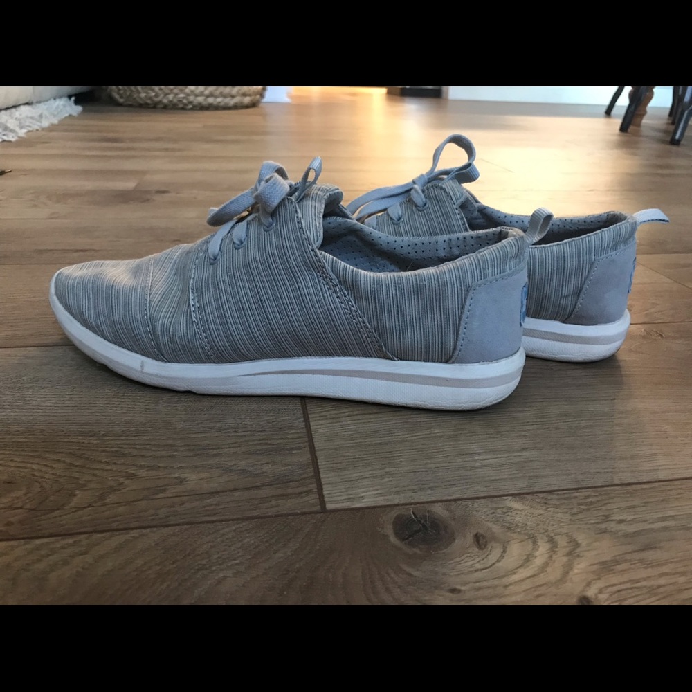 Toms lace up sneakers